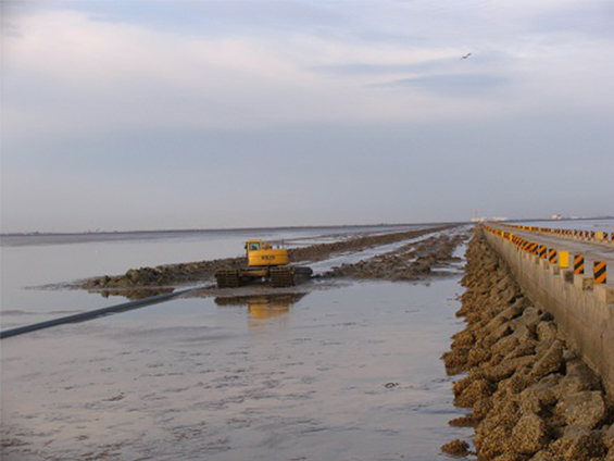 Dagang Oil Field Submarine/Offshore Pipeline Post-Trenching Project (Year 2007)