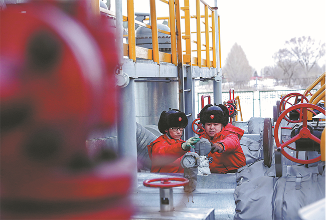 China's crude oil output set to hit record high in 2025 China's crude oil output set to hit record high in 2025