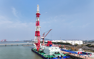 World-class pile-driving vessel delivered in East China
